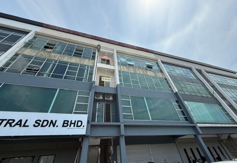 Rock road 1st floor shoplot For Rent