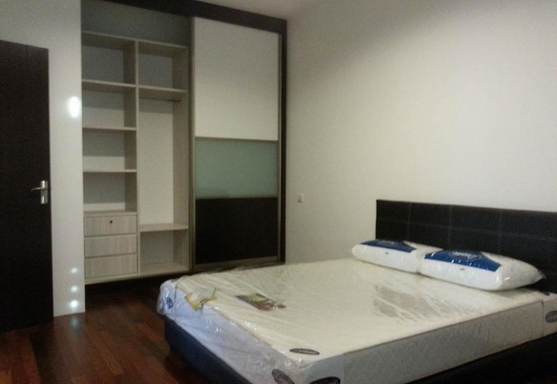 D Infinia condominium For rent 