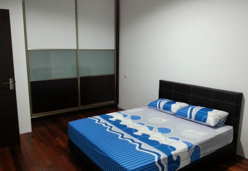 D Infinia condominium For rent 