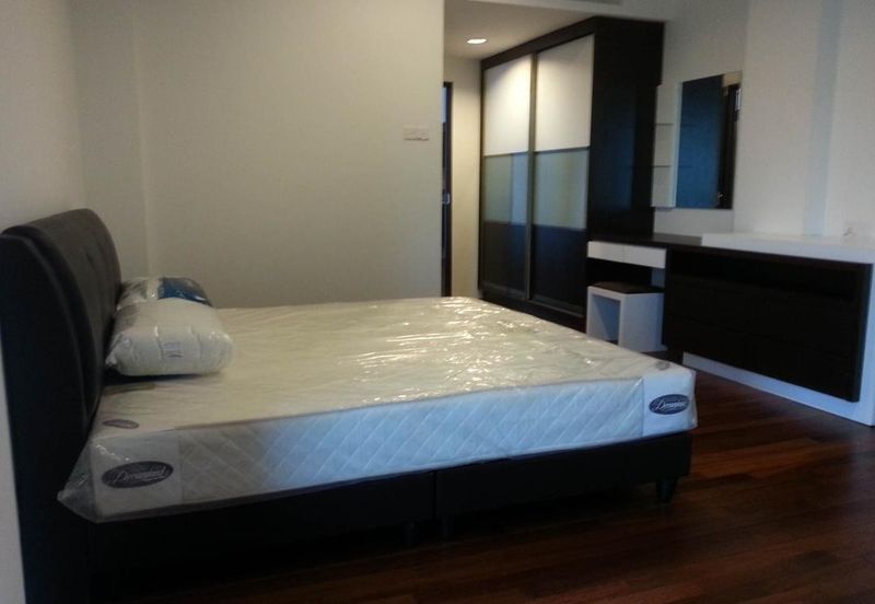 D Infinia condominium For rent 