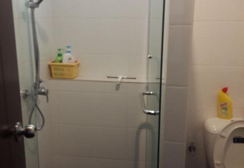 D Infinia condominium For rent 