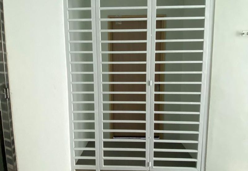 D Infinia condominium For rent 