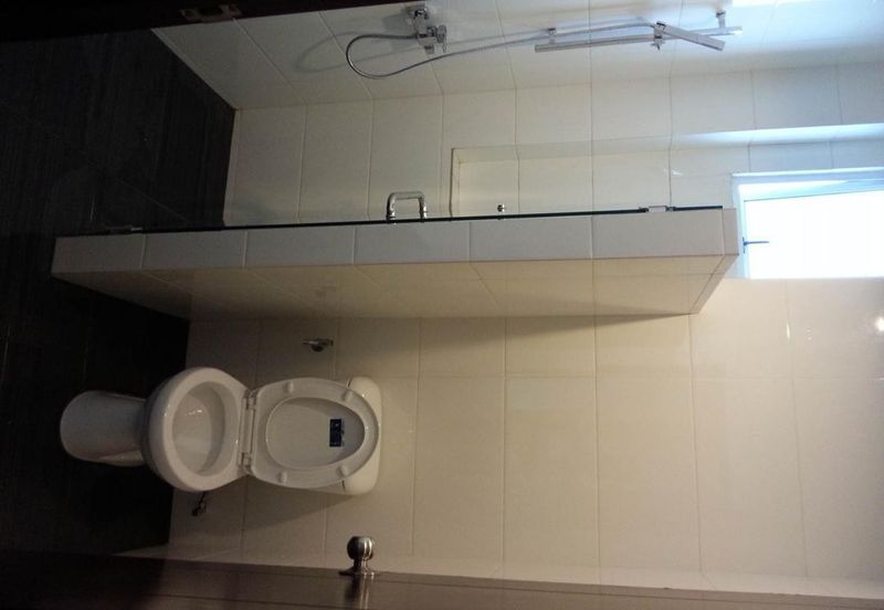 D Infinia condominium For rent 