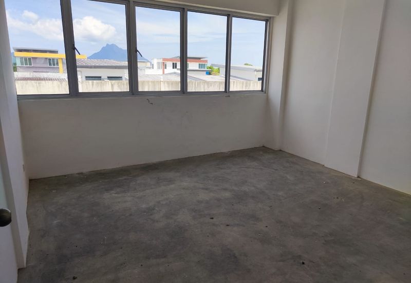 Samariang shoplot for sale