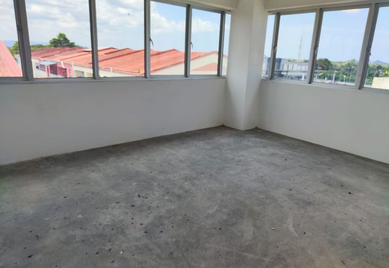 Samariang shoplot for sale