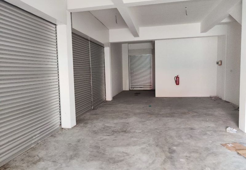 Samariang shoplot for sale