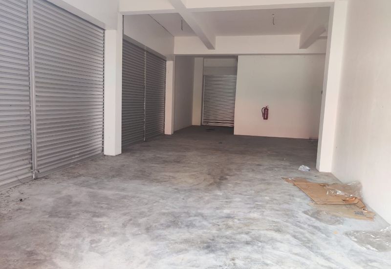 Samariang shoplot for sale