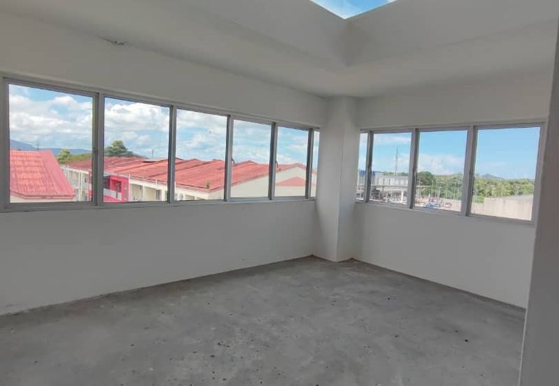 Samariang shoplot for sale