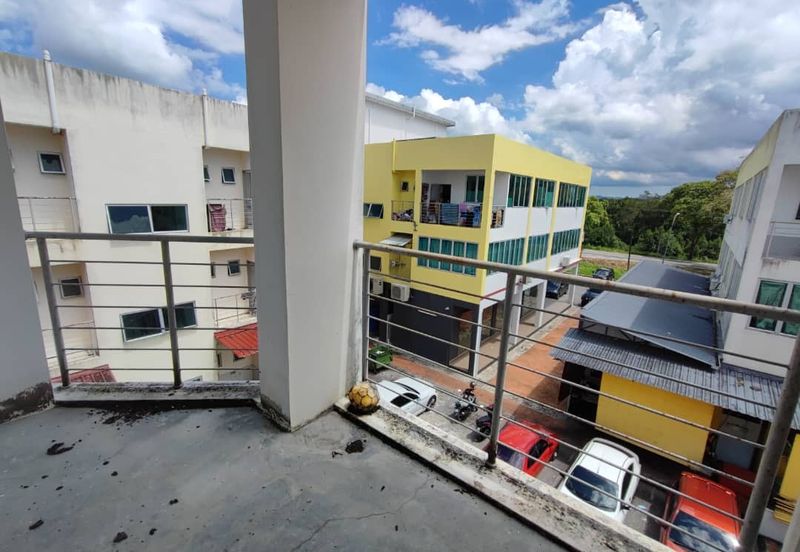 Samariang shoplot for sale