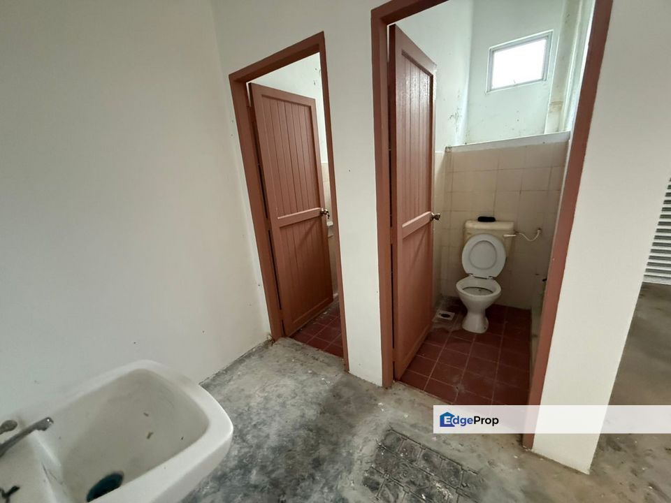 Kuching 11 mile 3 storey shoplot For sale, Sarawak, Kuching