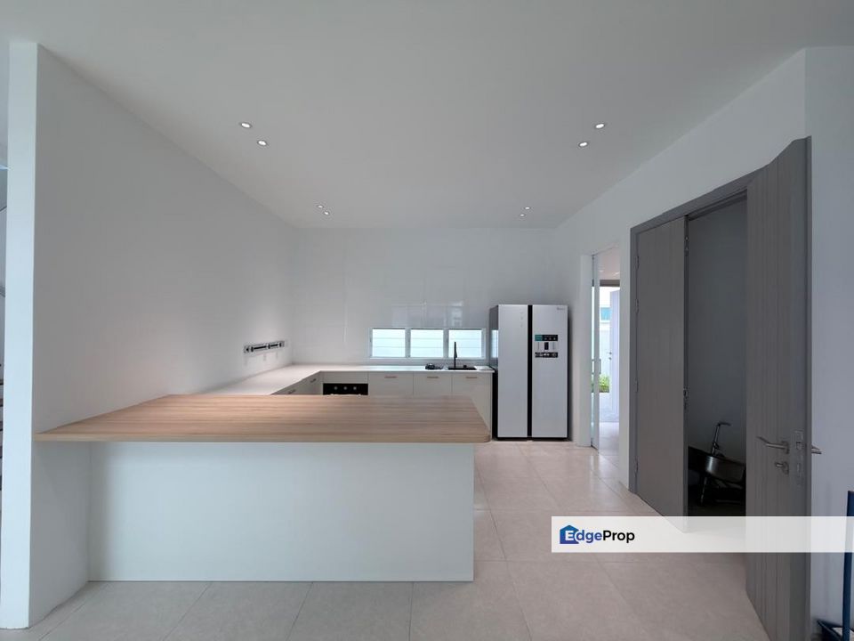 3 Storey Duplex House at La Promenade for Rent, Sarawak, Kota Samarahan