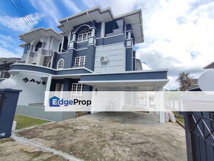 TRIPLE STOREY SEMI DETACH HOUSE AT JALAN SONG FOR RENT, Sarawak, Kuching