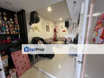 SINGLE STOREY INTERMEDIATE TERRACE HOUSE AT TAMAN MALIHAH FOR SALE, Sarawak, Kuching