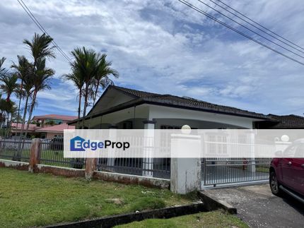 Single storey semi detached house at setia raja for rent, Sarawak, Kuching