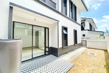 Hevea Elmina Gardens