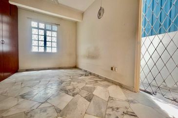 Double Storey Bandar Kinrara 4 BK4 Puchong Selangor