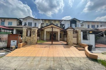 Double Storey Bandar Kinrara 4 BK4 Puchong Selangor