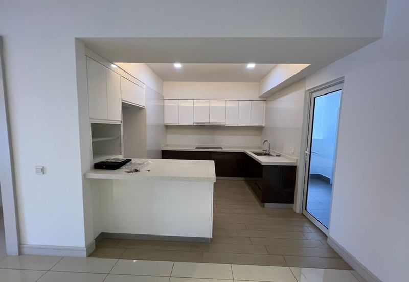 Royalle Condominium @ North Kiara