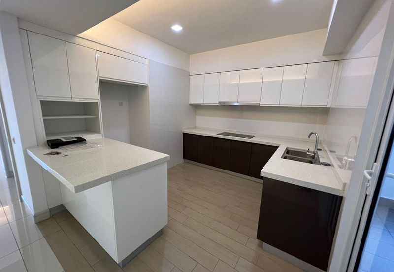 Royalle Condominium @ North Kiara