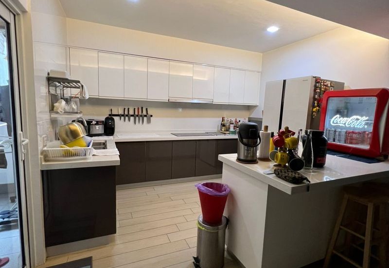 Royalle Condominium @ North Kiara