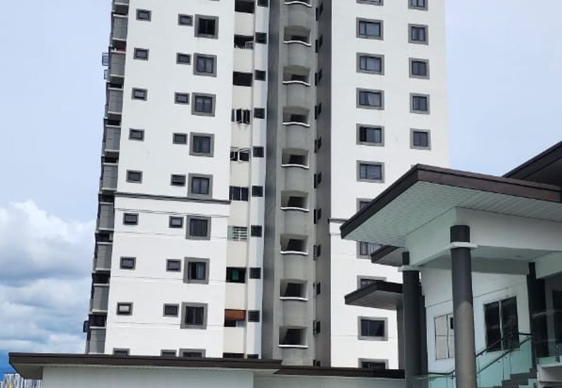 Royalle Condominium @ North Kiara