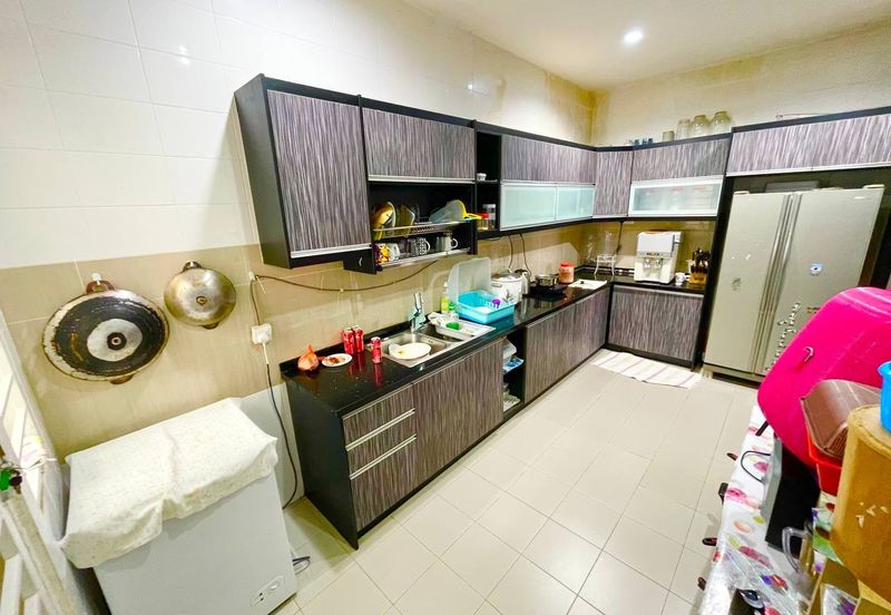 Corner Lot Jalan Elektron Denai Alam