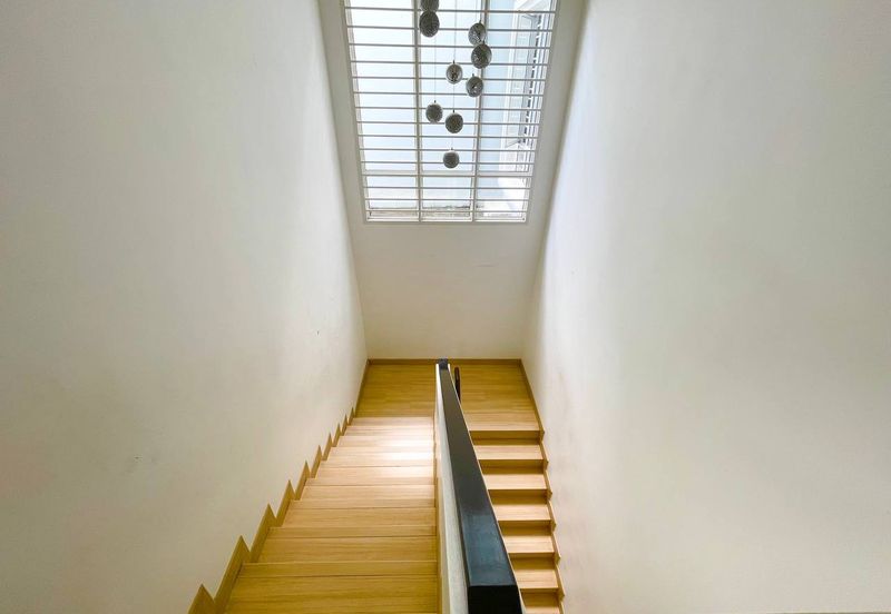 Corner Lot Jalan Elektron Denai Alam