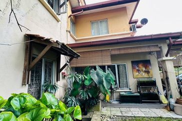 Jalan Spektrum U16 @ Taman Bukit Subang