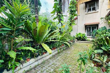 Jalan Spektrum U16 @ Taman Bukit Subang