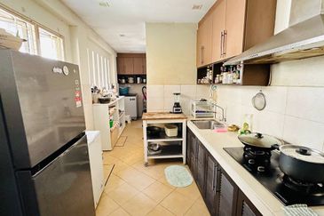 Jalan Spektrum U16 @ Taman Bukit Subang