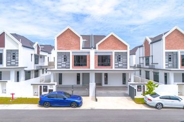 Garciae Setia Alam Semi D Cluster 