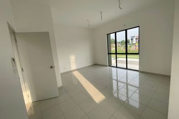 Brand New Corner Lot Setia Utama 3 (Croceus) Bywater