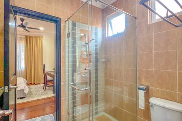 Kiara Peak (Puncak Kiara)