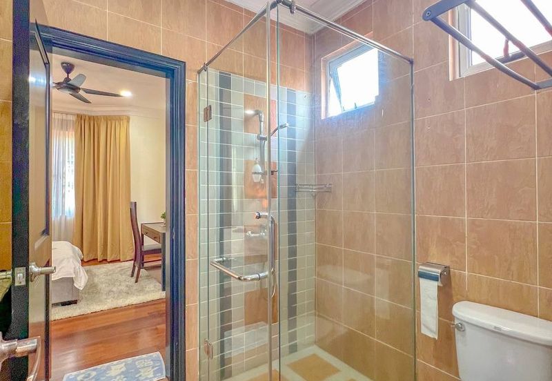 Kiara Peak (Puncak Kiara)