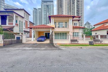 Kiara Peak (Puncak Kiara)