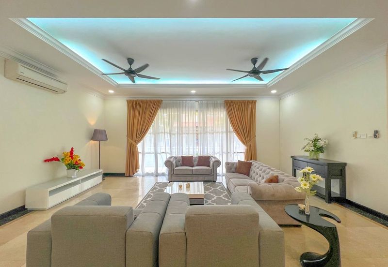 Kiara Peak (Puncak Kiara)