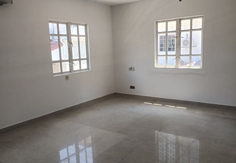 Jalan Sri Petaling 10