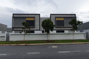 70x168, 150Amps 3 phase, Loading 10KN/m², Great Connectivity, Spacious Layouts, Prime Industrial Location