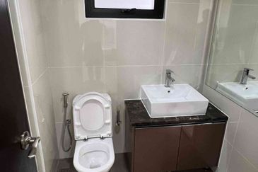 Royalle Condominium @ North Kiara