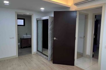 Royalle Condominium @ North Kiara