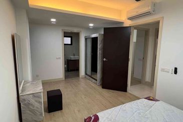 Royalle Condominium @ North Kiara