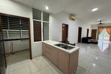 Royal Regent Sri Putramas III