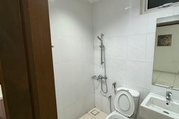 Royal Regent Sri Putramas III