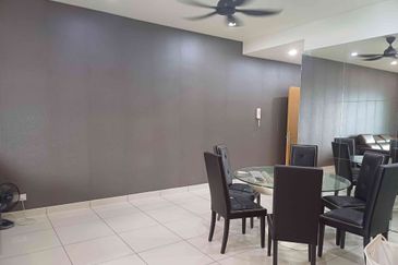 Royal Regent Sri Putramas III