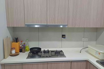 Royal Regent Sri Putramas III