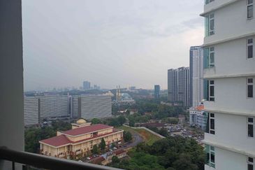 Royal Regent Sri Putramas III