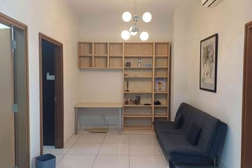 Royal Regent Sri Putramas III