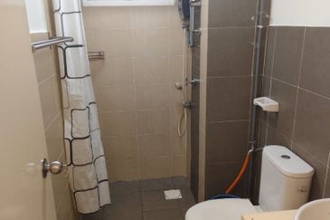 First Residence (Residensi Unggul)