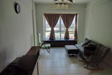 First Residence (Residensi Unggul)