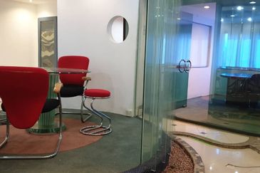 Leisure Commerce Square